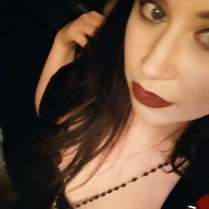 Meet your Posher, Alaina